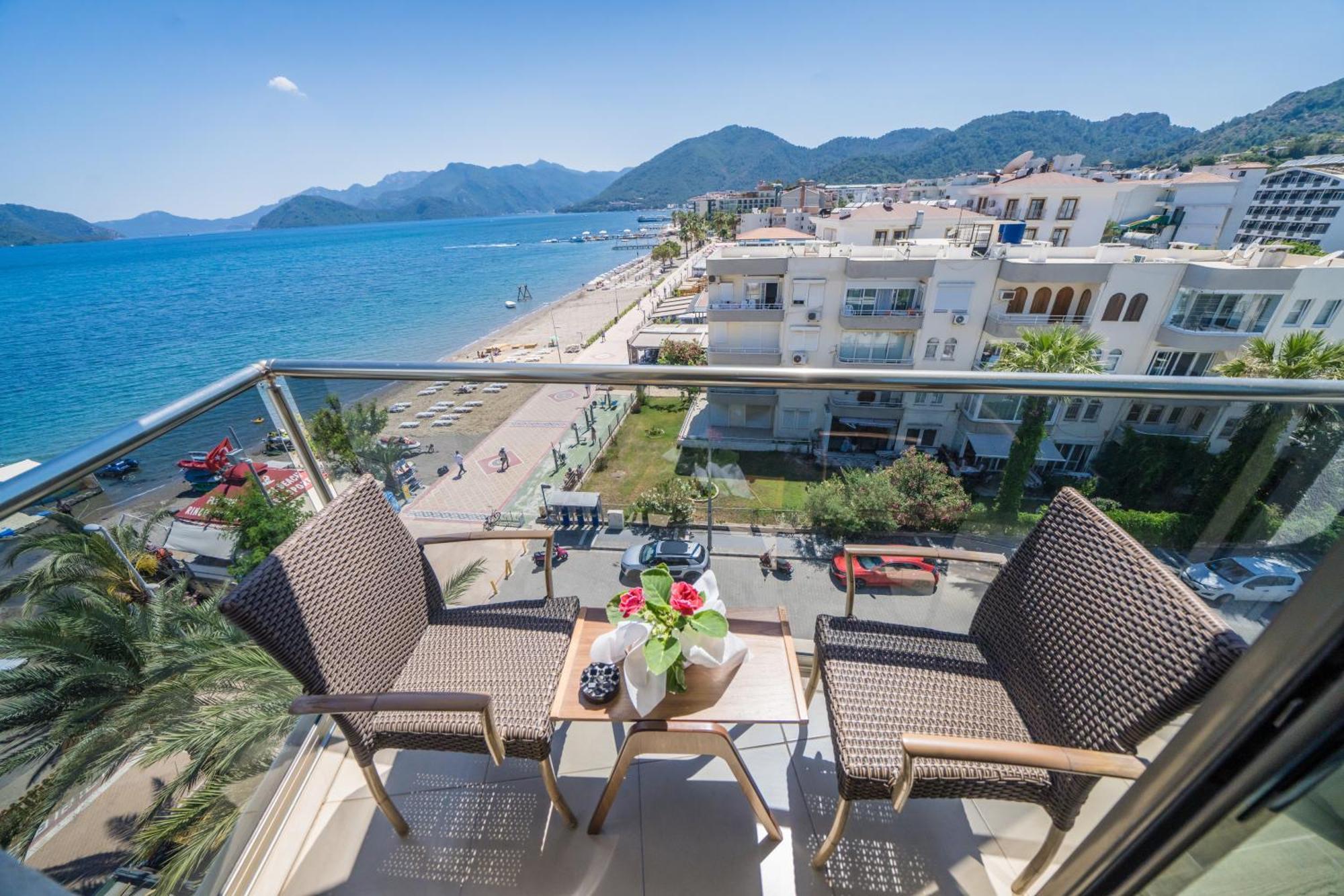 Aurasia Beach Hotel Мармарис Екстериор снимка