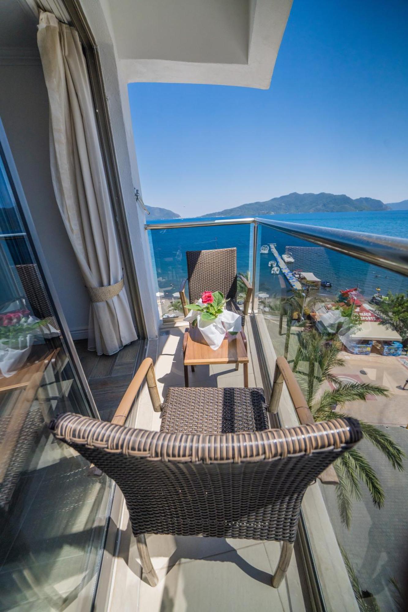 Aurasia Beach Hotel Мармарис Екстериор снимка