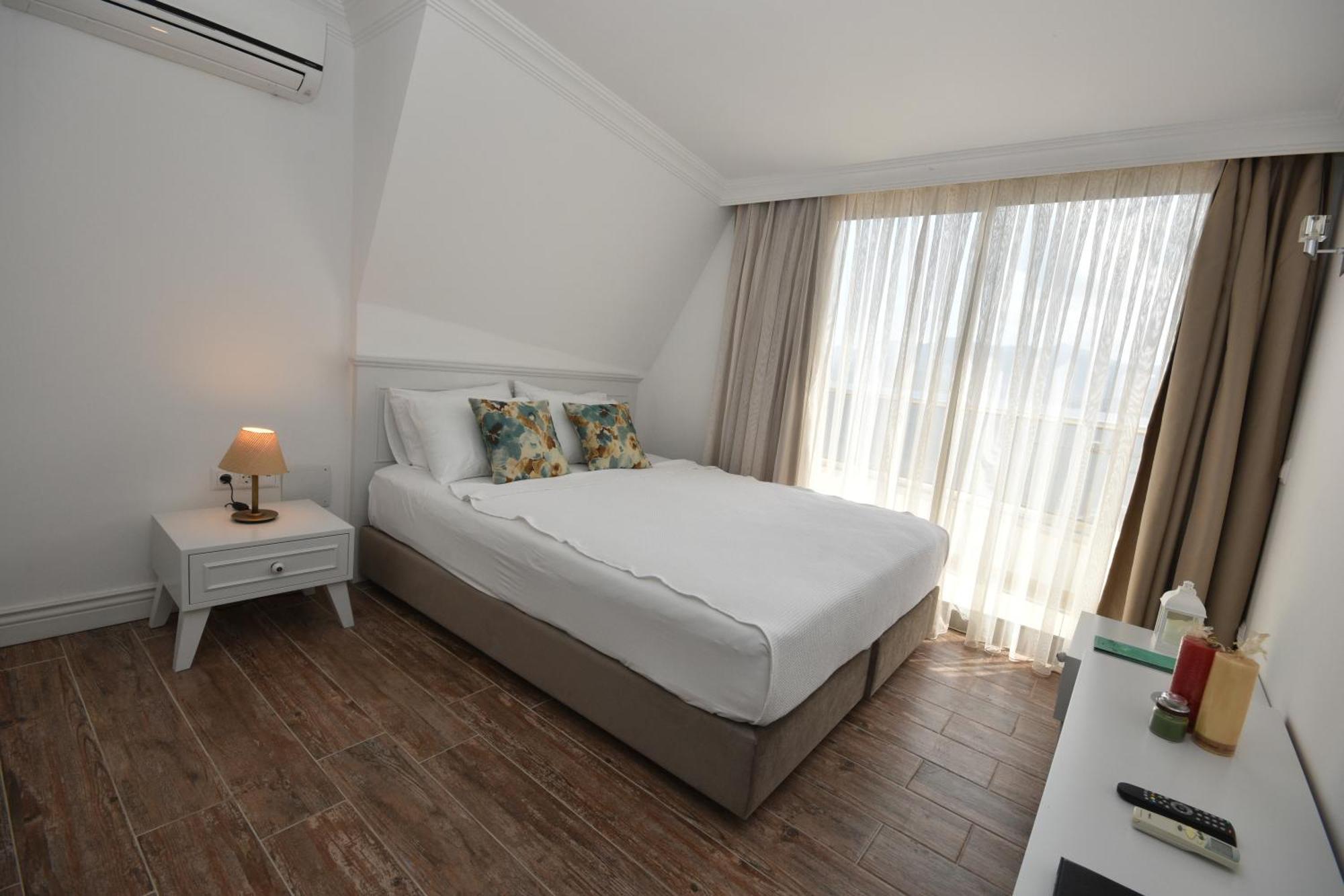 Aurasia Beach Hotel Мармарис Екстериор снимка