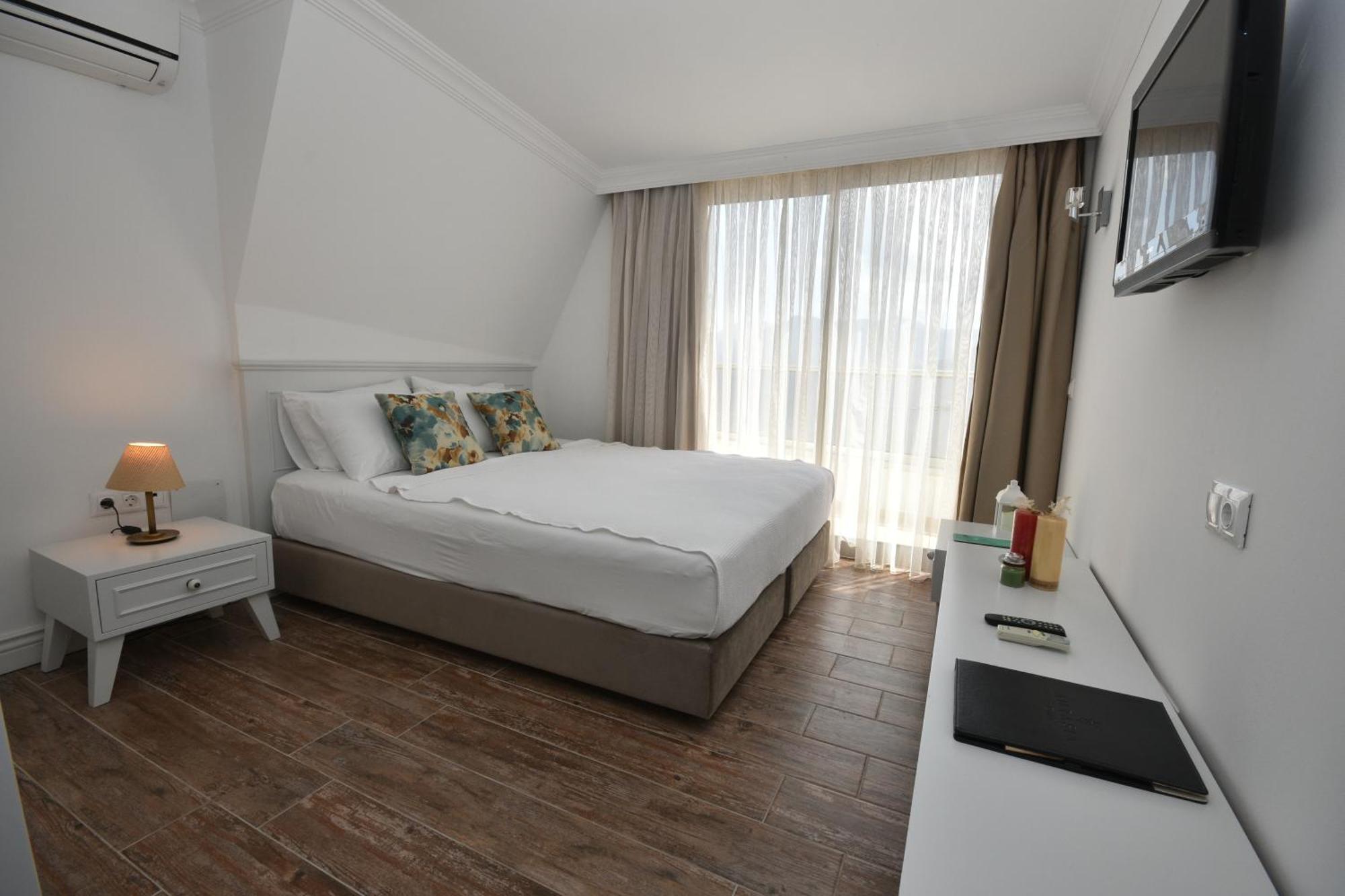 Aurasia Beach Hotel Мармарис Екстериор снимка
